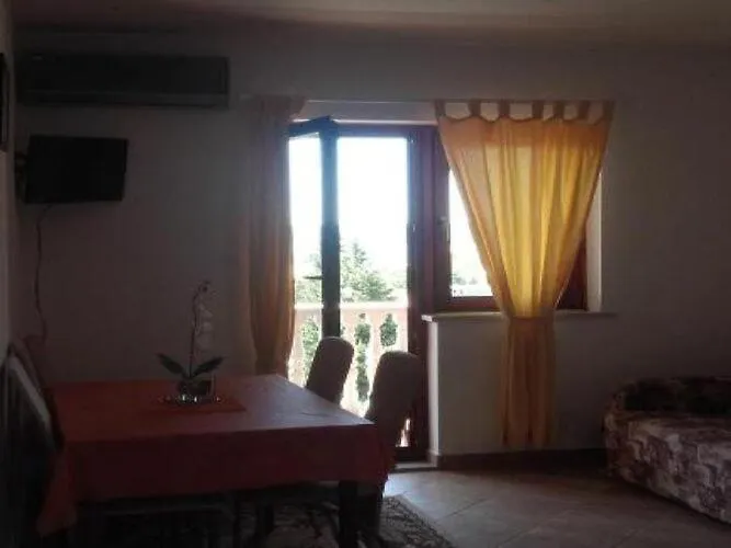 Apartments Smilje I Maslina - One Bedroom Apartment With Terrace 2 Gornji Karin Croatia