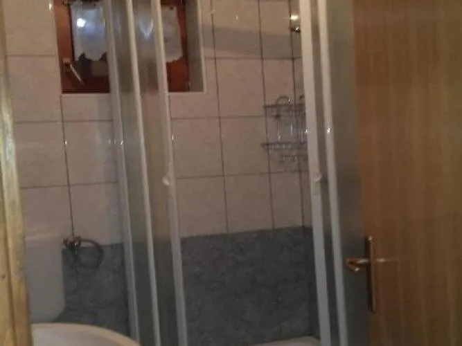 Apartments Smilje I Maslina - One Bedroom Apartment With Terrace 2 Gornji Karin Croatia