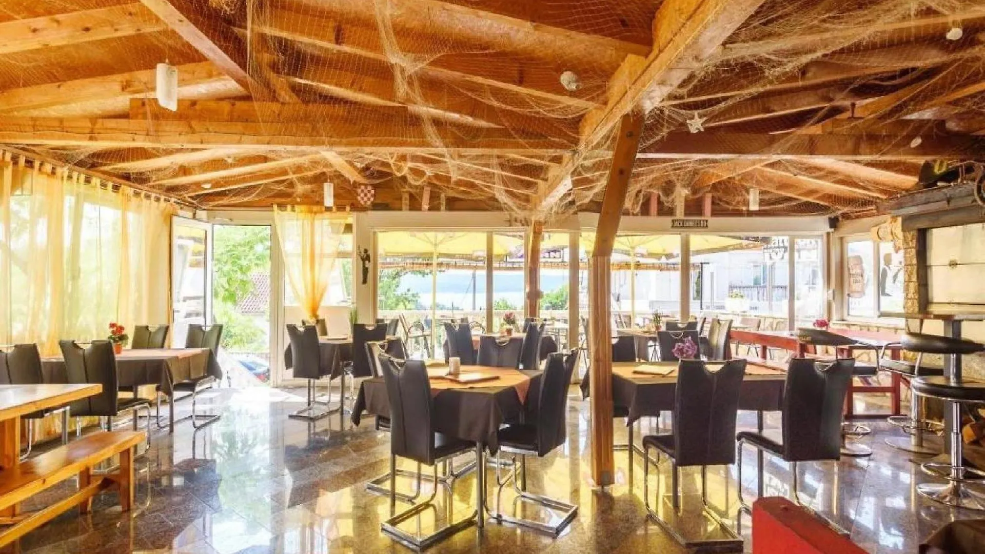Apartments Smilje I Maslina - One Bedroom Apartment With Terrace 2 Gornji Karin