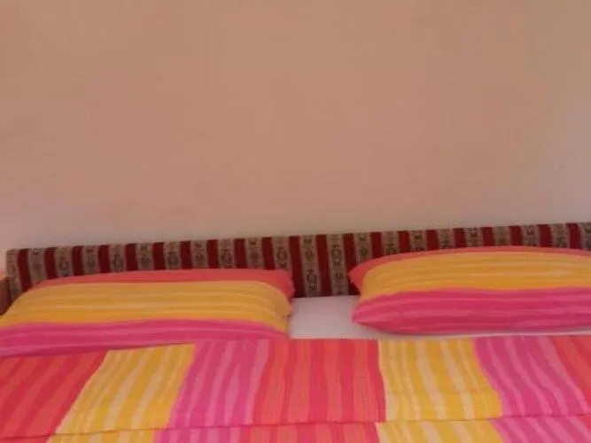 Apartments Smilje I Maslina - One Bedroom Apartment With Terrace 2 Gornji Karin