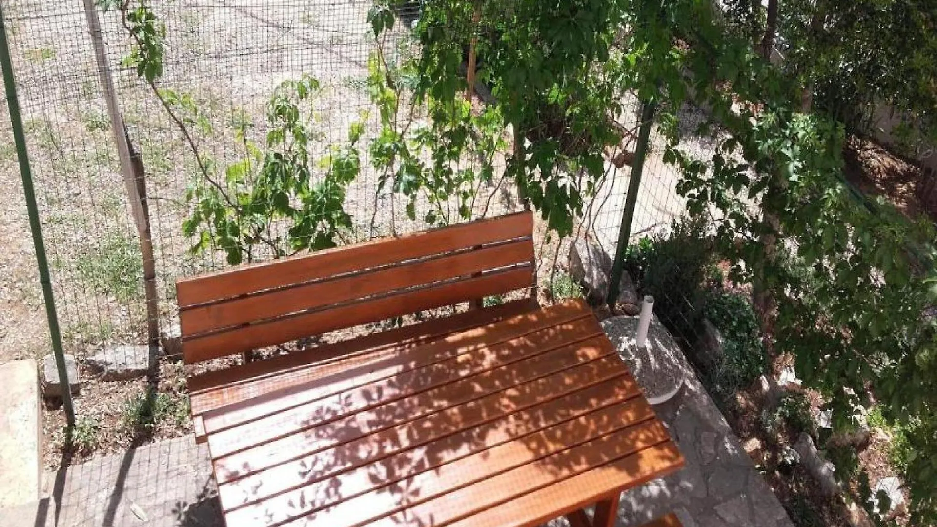 Apartments Smilje I Maslina - One Bedroom Apartment With Terrace 2 Gornji Karin